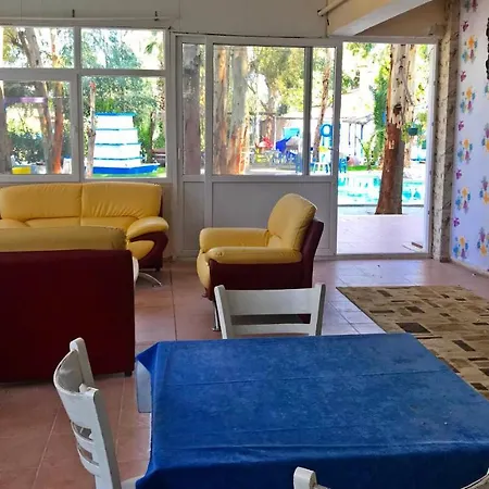 Urkmez Deniz Apart * Сеферихисар